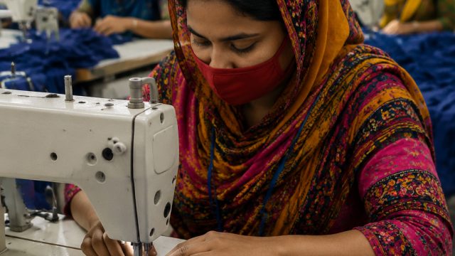 Textiles Ministry Sets Ambitious $100 Billion Export Target